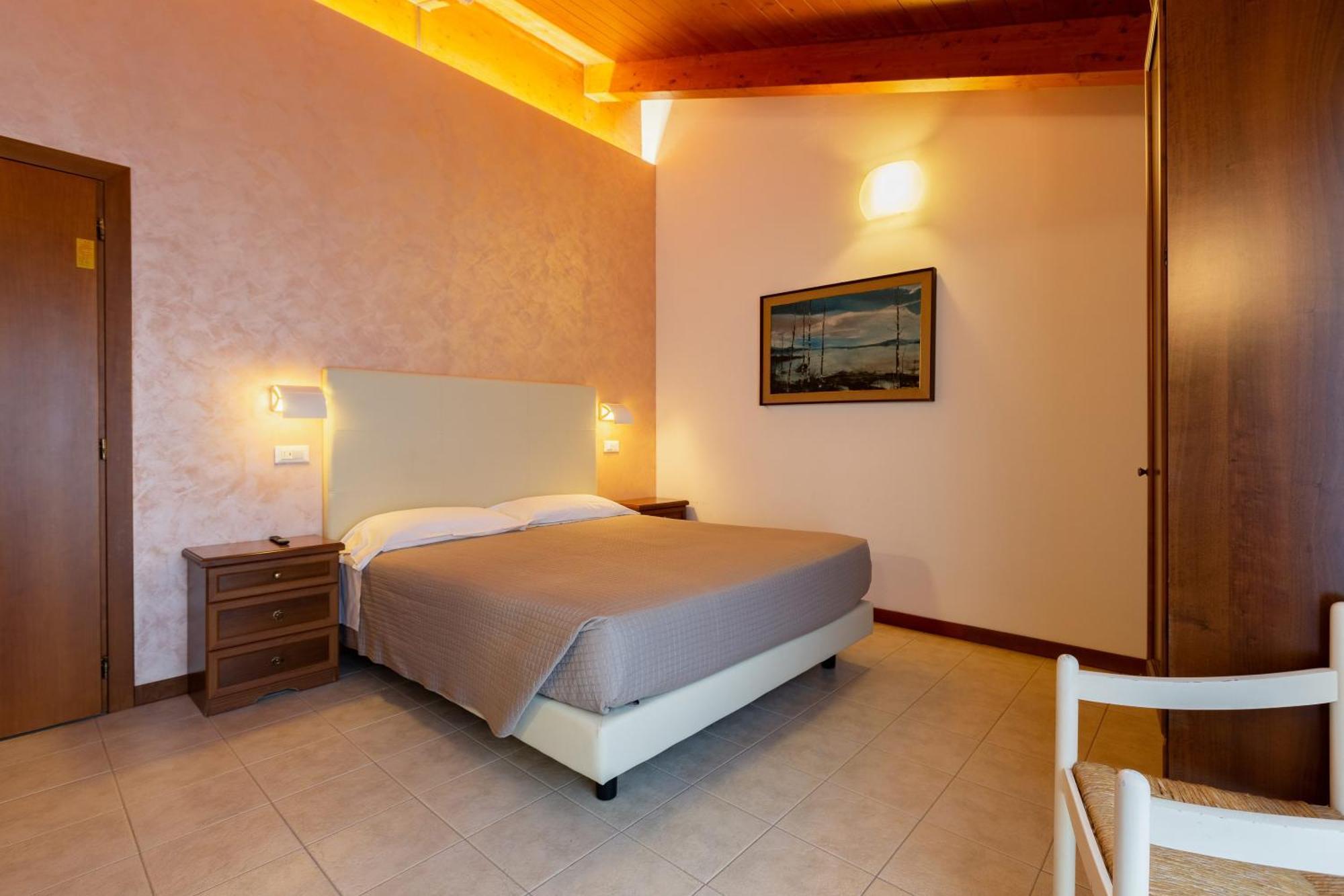 Hotel Columbia Marina Romea Kültér fotó