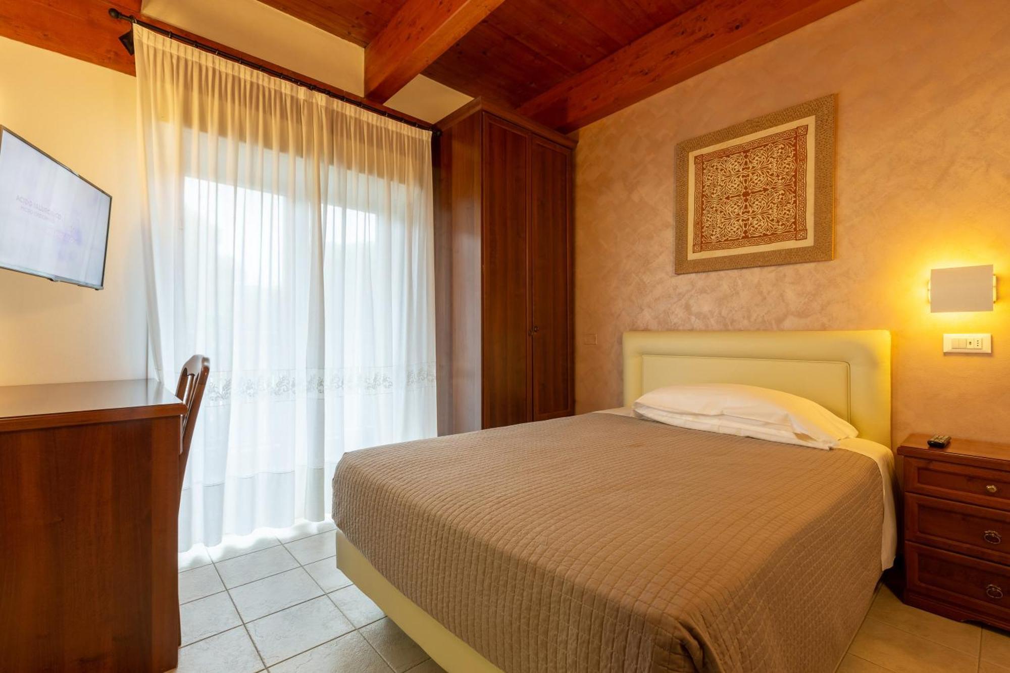 Hotel Columbia Marina Romea Kültér fotó