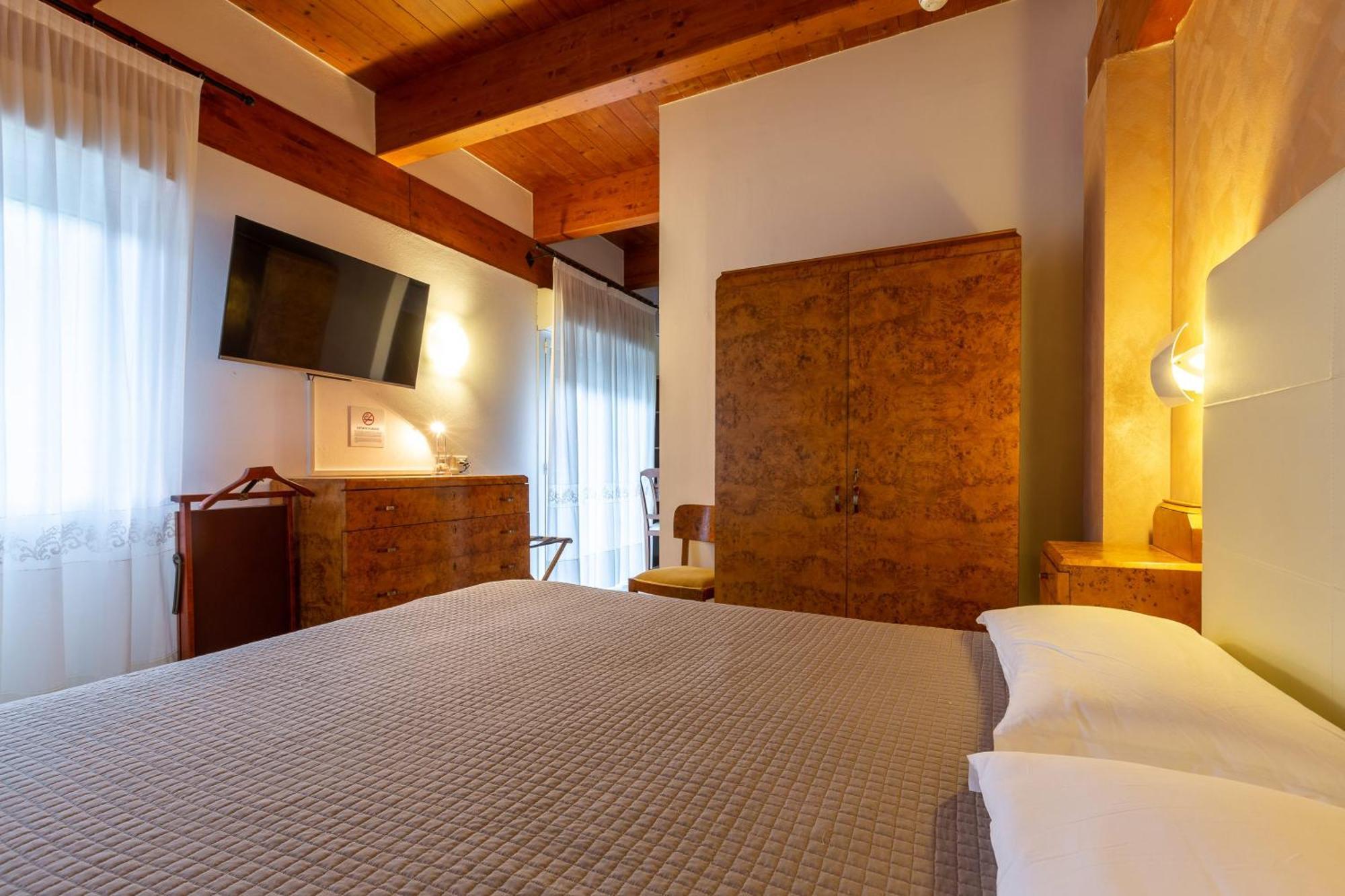 Hotel Columbia Marina Romea Kültér fotó