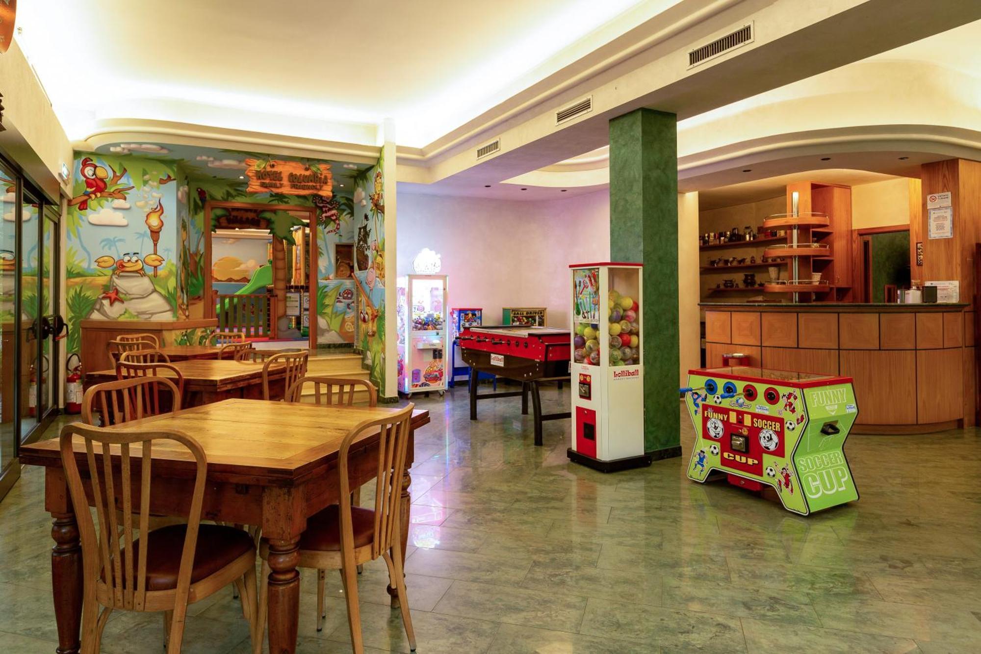 Hotel Columbia Marina Romea Kültér fotó