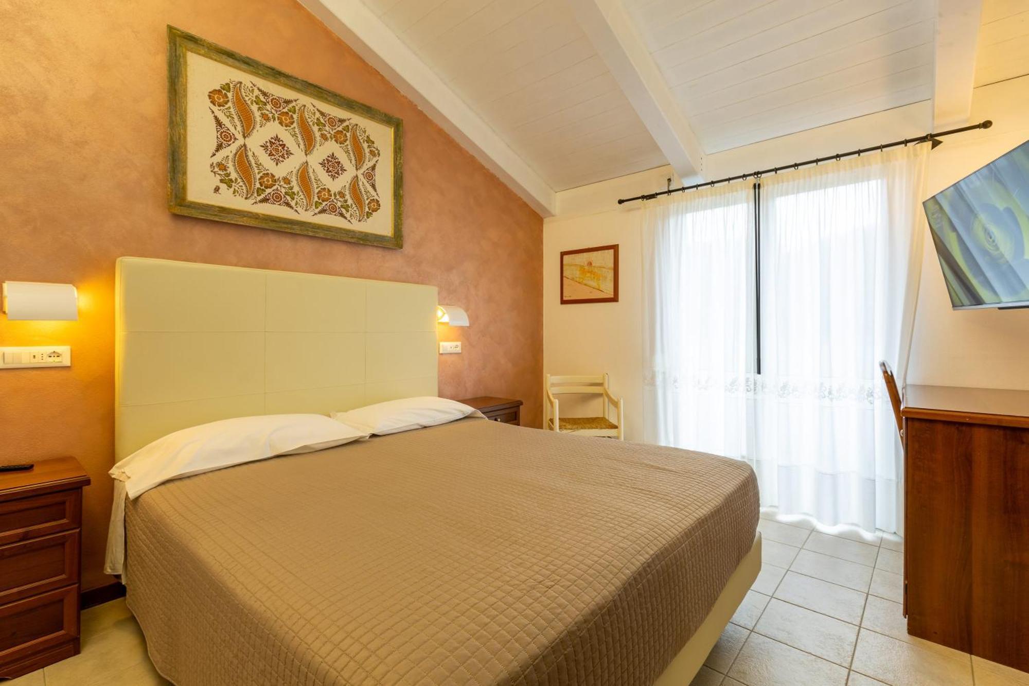 Hotel Columbia Marina Romea Kültér fotó