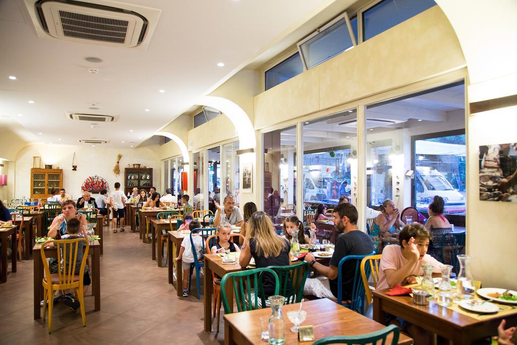 Hotel Columbia Marina Romea Kültér fotó