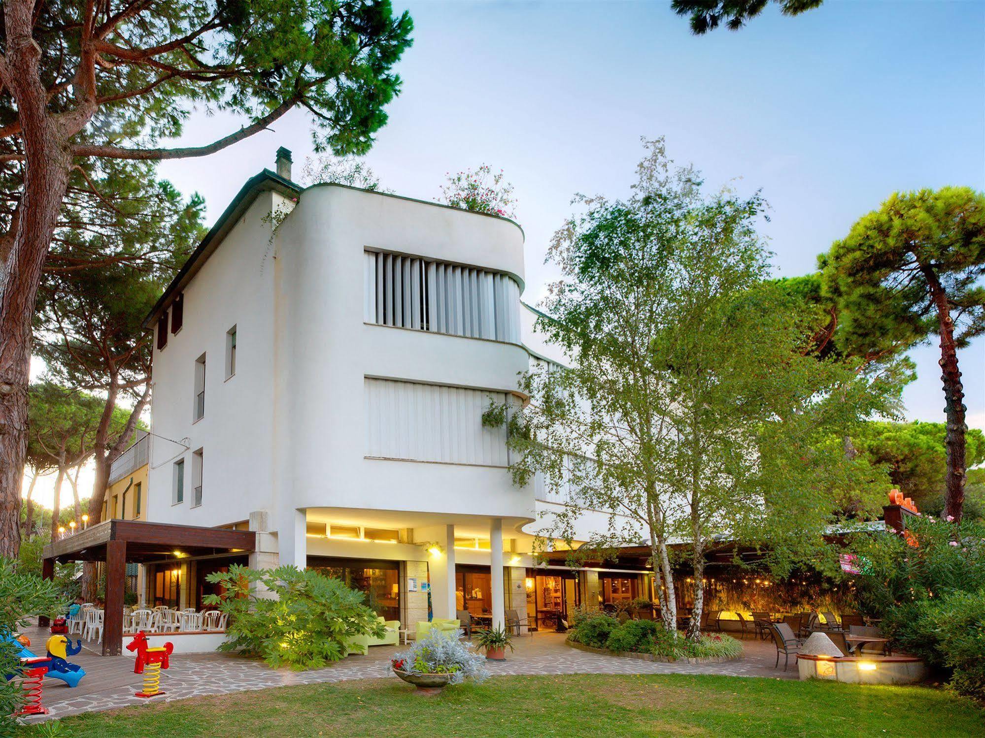 Hotel Columbia Marina Romea Kültér fotó